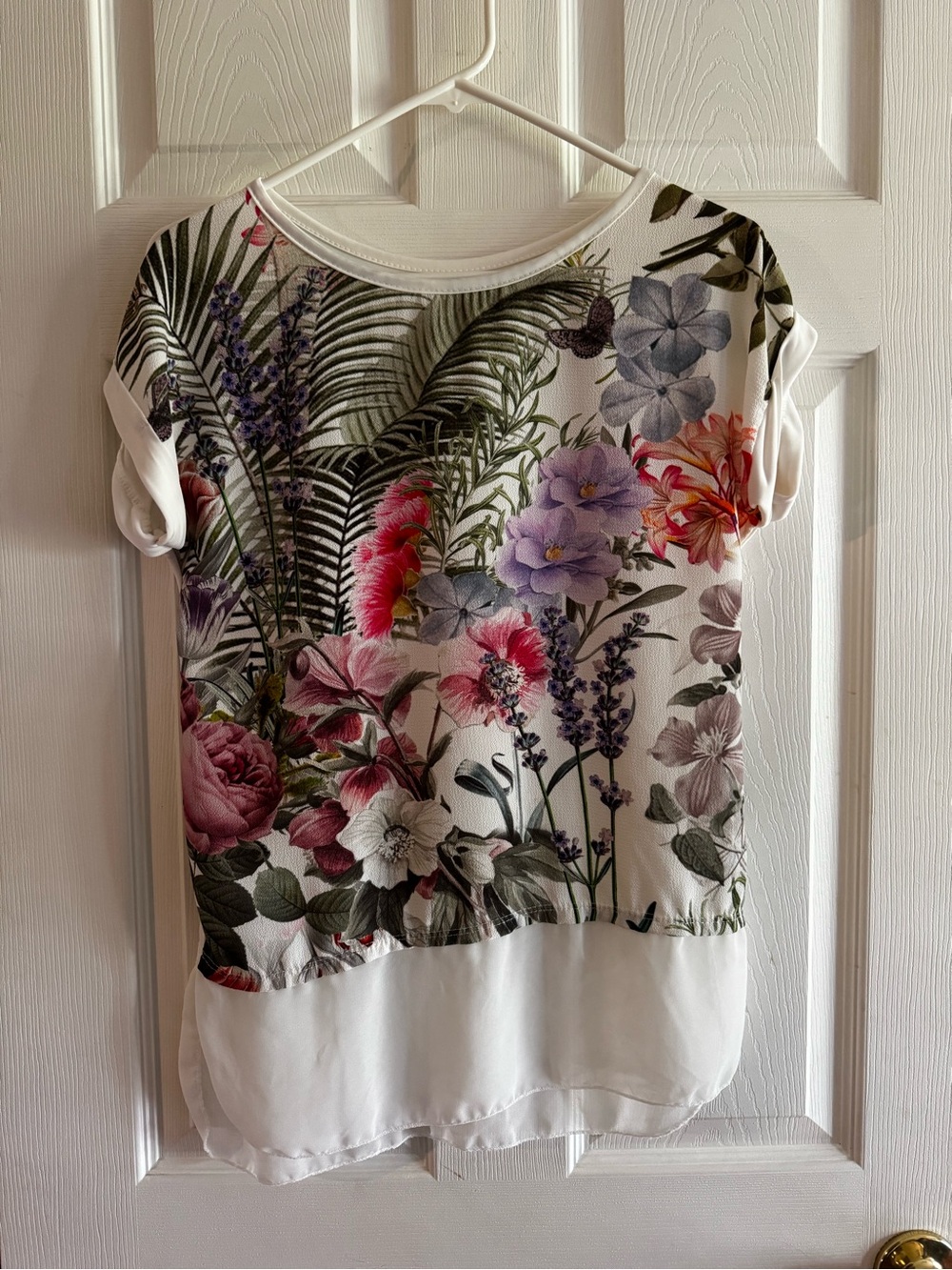 White Floral Print Short Sleeve Blouse with Sheer Hem